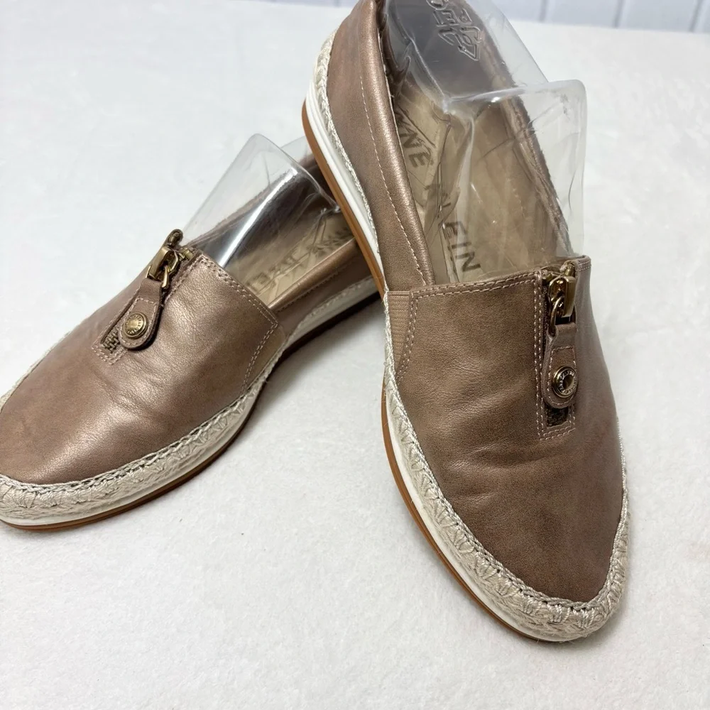 Anne Klein Tan Espadrille‎ Loafers Size 6M